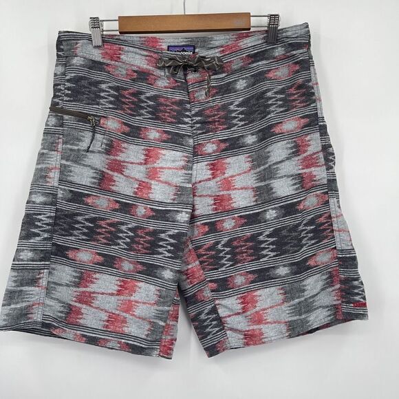 Patagonia Wavefarer Board Shorts Multicolored Print Nylon Men's Size 36 - Picture 1 of 4